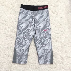 Nike‎ Pro Dri Fit Static Printed Cropped Capri Leggings Grey medium Girl’s